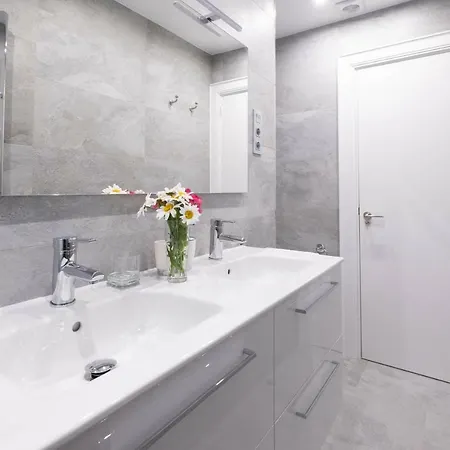 Apartamento Tiboli Con Parking Gratuito Bilbao Exterior photo